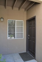 9450 E Becker Ln in Scottsdale, AZ - Foto de edificio - Building Photo