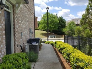 805 Pleasant Hill Rd in Lilburn, GA - Building Photo - Building Photo