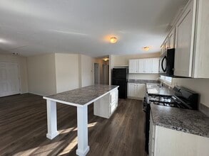 201 Barn Ridge in Oxford, MI - Building Photo - Building Photo