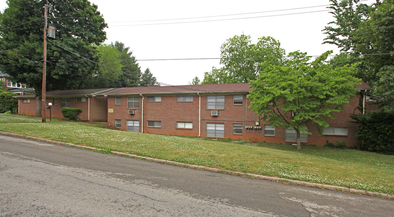 2409 Richelieu Ave SW in Roanoke, VA - Building Photo