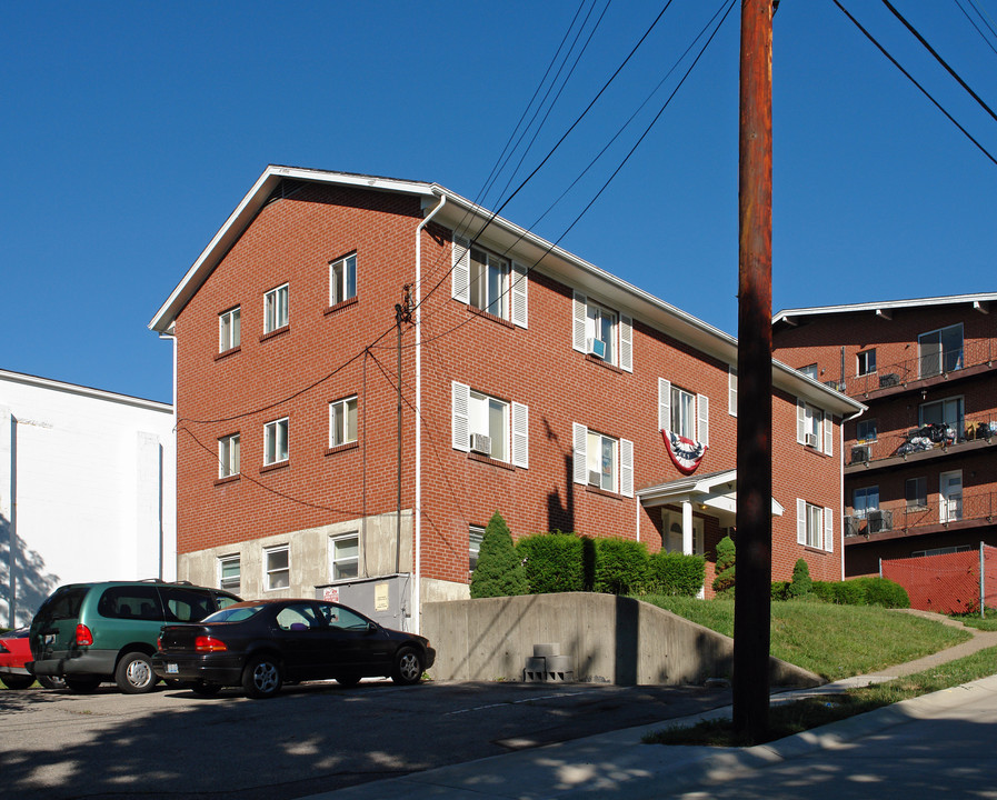 8 Bordeaux Dr in Newport, KY - Foto de edificio