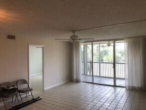 5280 NW 2nd Ave in Boca Raton, FL - Building Photo - Building Photo