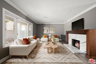 2011 Stearns Dr in Los Angeles, CA - Building Photo - Building Photo