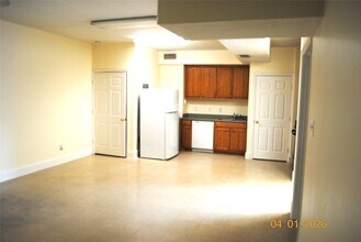 255 N Dallas Ave in Lancaster, TX - Building Photo - Building Photo