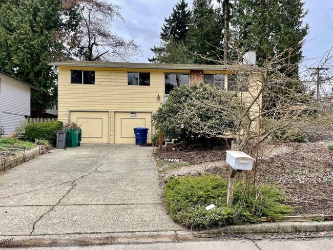 property at 7405 125th Pl SE