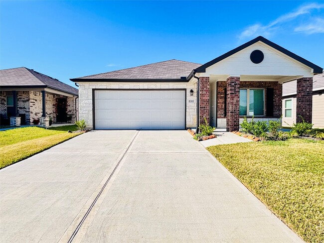 17327 Ridge Dr in Barrett, TX - Foto de edificio - Building Photo