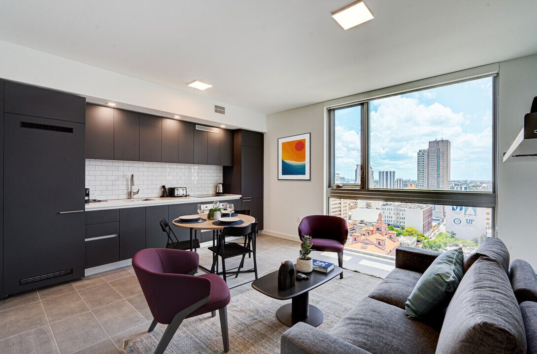 243 NE 3rd St in Miami, FL - Building Photo
