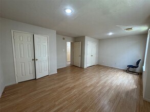 6110 Villa Hills Dr in Houston, TX - Building Photo - Building Photo