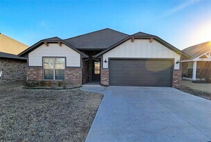 9128 Anaum Ln in Yukon, OK - Building Photo