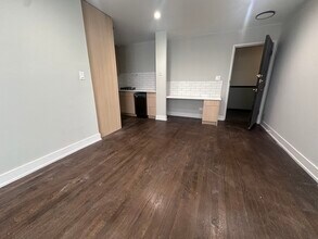 541 W Oakdale Ave in Chicago, IL - Building Photo - Building Photo