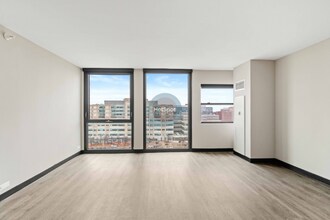 1910 W Harrison St in Chicago, IL - Building Photo - Building Photo