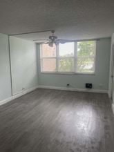 9441 Live Oak Pl, Unit 107 in Davie, FL - Building Photo - Building Photo