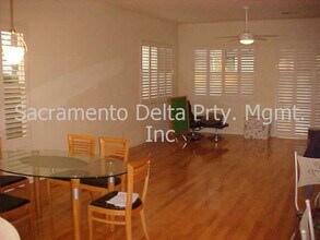 2328 Shorebird Ct in Elk Grove, CA - Building Photo - Building Photo