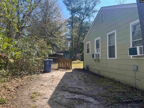 704 S Bonham Rd in Columbia, SC - Building Photo - Building Photo