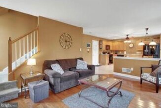 126 Michigan Dr in Sinking Spring, PA - Building Photo - Building Photo