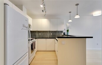 1323 Boren Ave in Seattle, WA - Building Photo - Building Photo