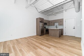 2700 E Auburn St in Philadelphia, PA - Building Photo - Building Photo