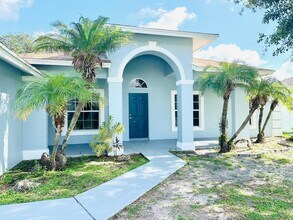 549 SW Prater Ave in Port St. Lucie, FL - Building Photo - Building Photo