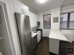 WEST 55 STREET in New York, NY - Building Photo - Building Photo