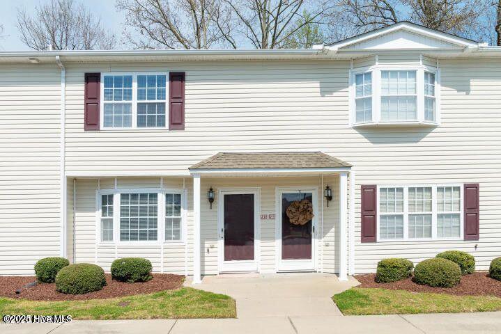 2108 Flagstone Ct in Greenville, NC - Foto de edificio