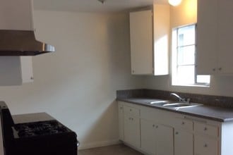 432 W Stocker St in Glendale, CA - Foto de edificio - Building Photo