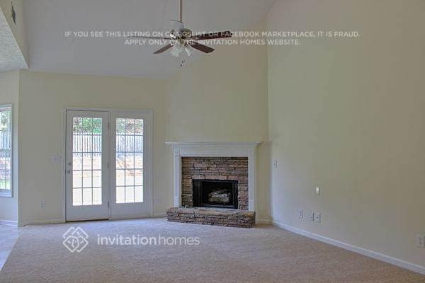 122 Carl Barrett Dr in Canton, GA - Foto de edificio - Building Photo