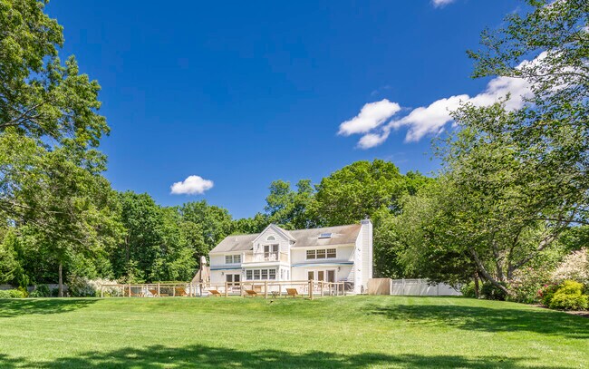27 Fieldview Ln in East Hampton, NY - Building Photo - Building Photo