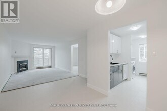 1096 Jalna Blvd in London, ON - Building Photo - Building Photo