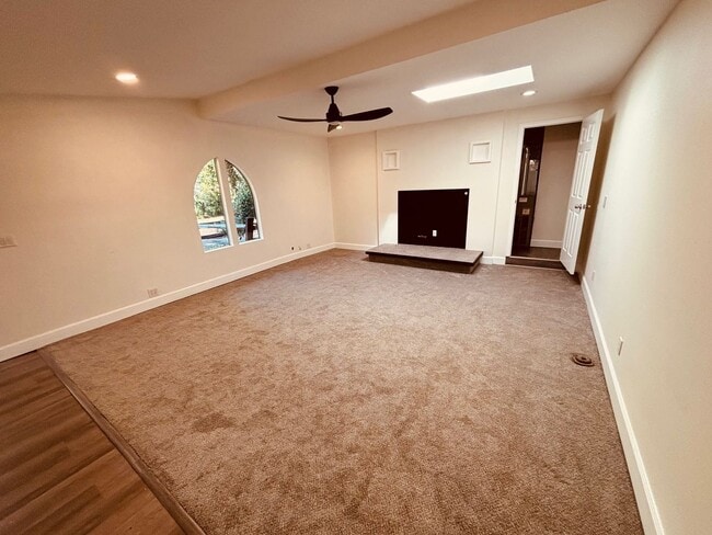 19811 White Cloud Cir in West Linn, OR - Building Photo - Building Photo