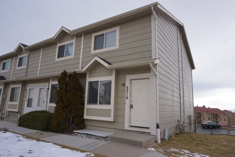 5319 Solar Ridge Dr in Colorado Springs, CO - Foto de edificio