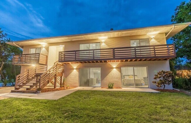 1740 16th St NE in Naples, FL - Building Photo - Building Photo