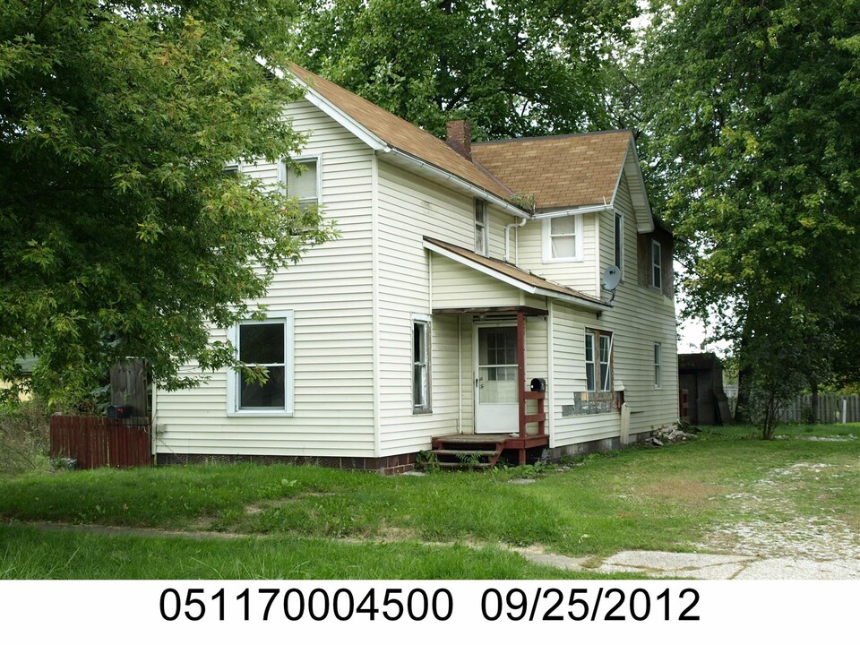 615 W 54th St in Ashtabula, OH - Building Photo