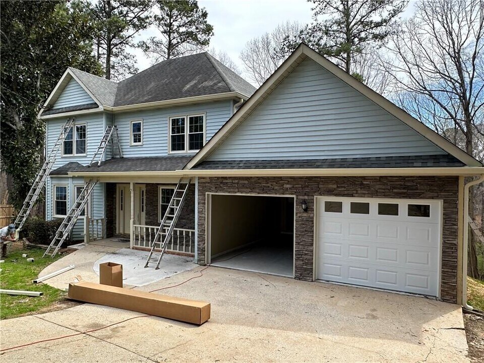 3305 Maple Ridge Ct in Suwanee, GA - Building Photo