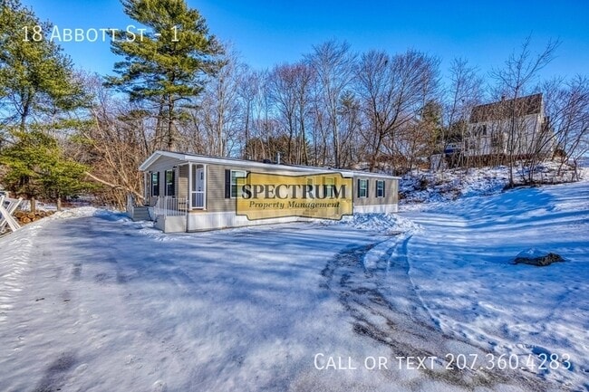 18 Abbott St in Waterville, ME - Building Photo - Building Photo