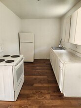 1016 Miles St in Rosenberg, TX - Foto de edificio - Building Photo