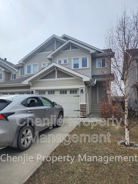 4934-4214 214 St in Edmonton, AB - Building Photo