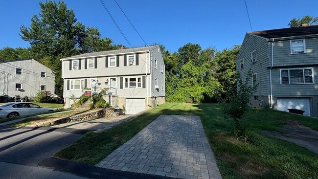 147 Maple St in Needham, MA - Building Photo - Building Photo