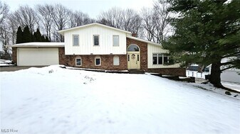 5635 Janet Blvd in Solon, OH - Building Photo