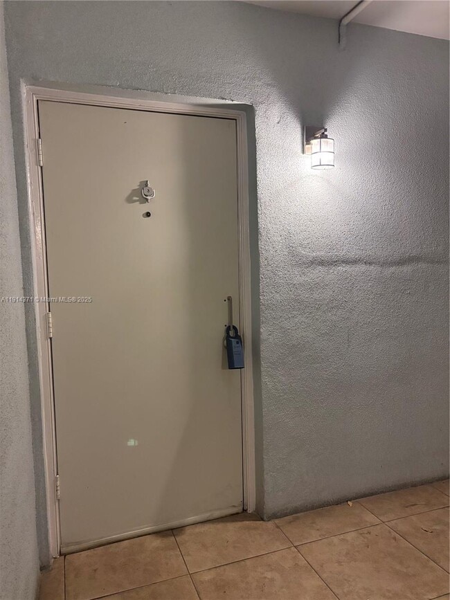 260 S Cypress Rd in Pompano Beach, FL - Building Photo - Building Photo