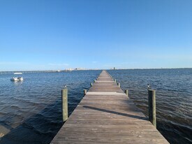 8253 Navarre Pky, Unit D104 in Gulf Breeze, FL - Building Photo