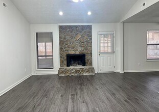 8978 Habersham Dr in Jonesboro, GA - Building Photo - Building Photo