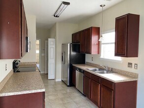 409 Moet Dr in Columbia, SC - Building Photo - Building Photo