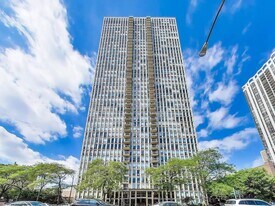 1660 N La Salle Dr, Unit 810 in Chicago, IL - Building Photo