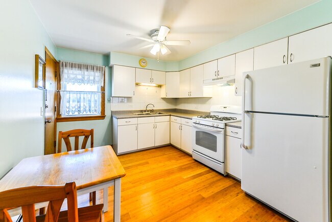 3814 N Harlem Ave, Unit 3E in Chicago, IL - Foto de edificio - Building Photo