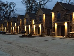 Bayou Maison Townhomes in Monroe, LA - Building Photo - Building Photo