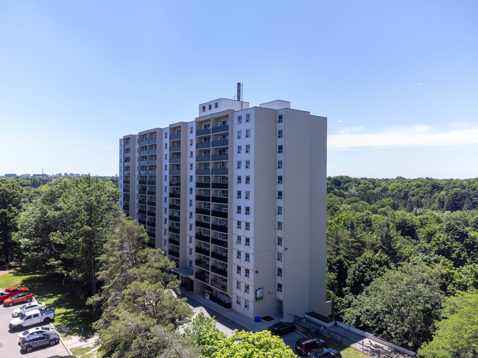 Buckingham House in Toronto, ON - Building Photo