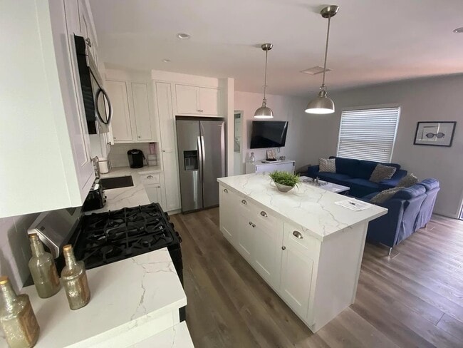 4457 S Centinela Ave, Unit 4457 in Los Angeles, CA - Building Photo - Building Photo