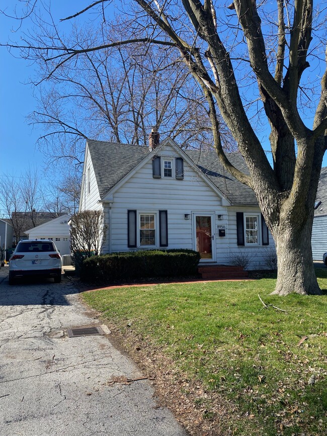 8956 W Delaware Pky in Munster, IN - Building Photo - Building Photo