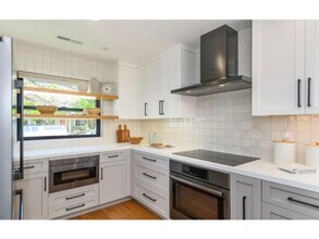 1162 McKinley St in Redwood City, CA - Building Photo - Building Photo