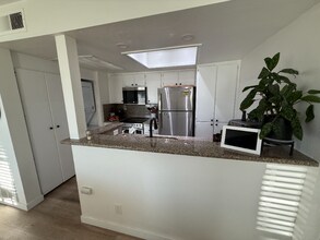 23335 La Crescenta in Mission Viejo, CA - Building Photo - Building Photo